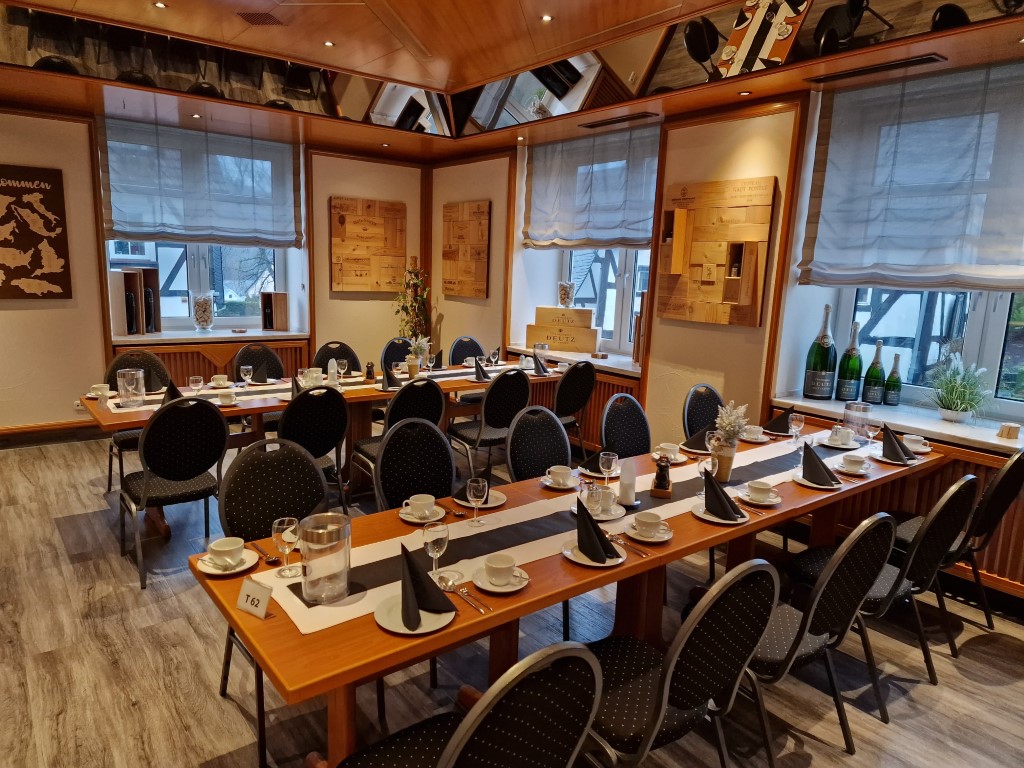 Trauerfeier im Hotel zur Altstadt Freudenberg Trauerfeier im Hotel zur Altstadt Freudenberg